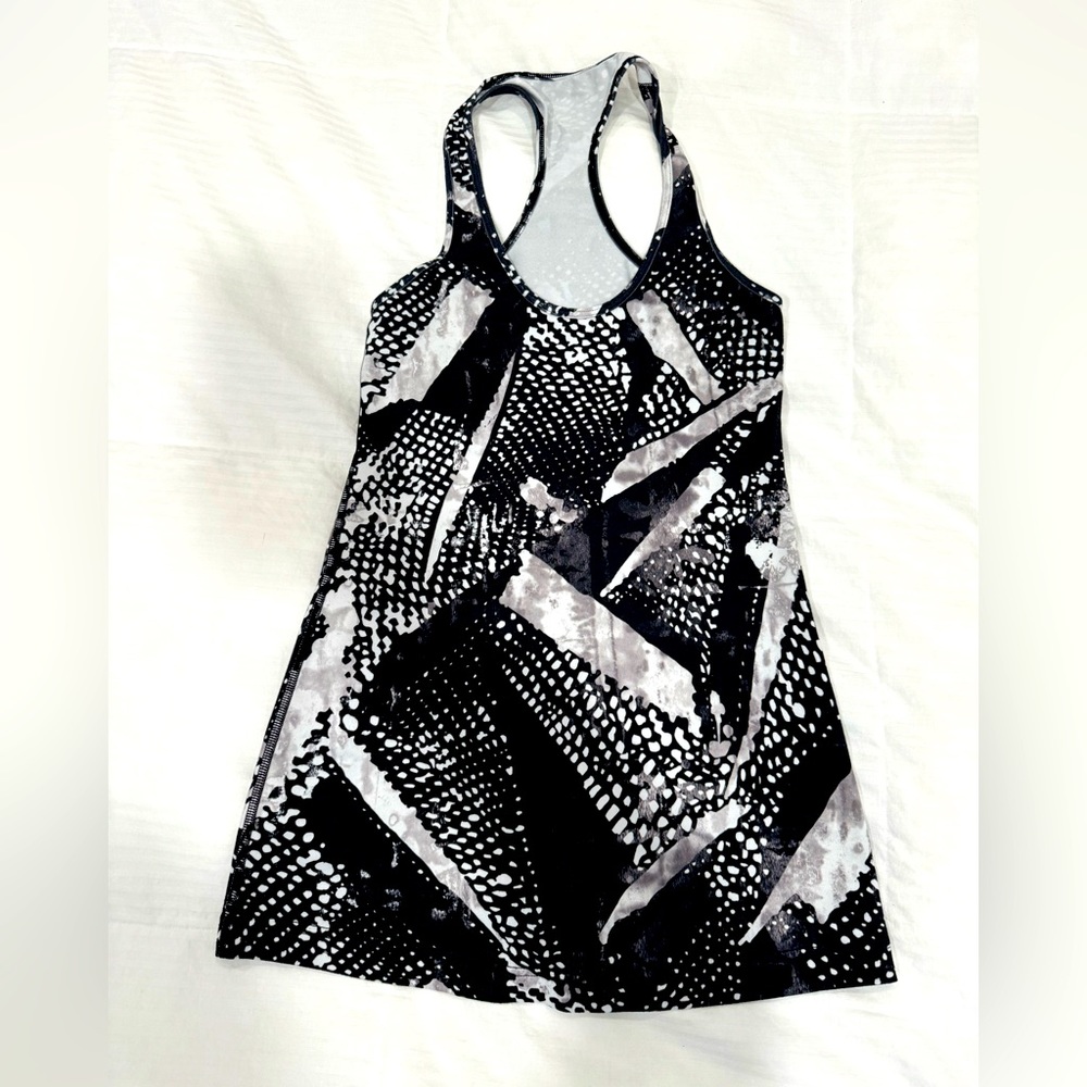 Lululemon racer back tank size 6